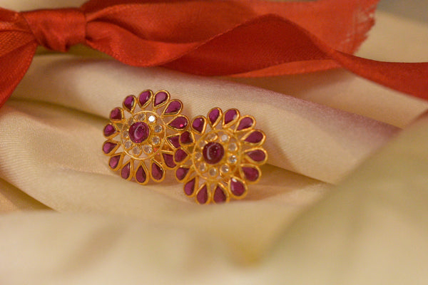 Eria 22k Yellow Gold tops - T125