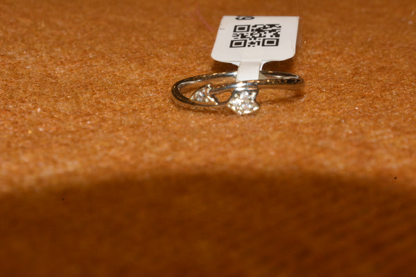silver fancy stone ladeis ring.68-83