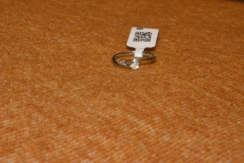 silver fancy stone ladeis ring.68-83