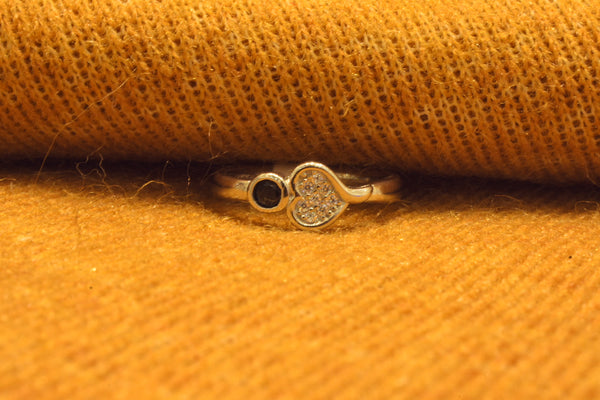 silver fancy stone  ladeis ring.68-111