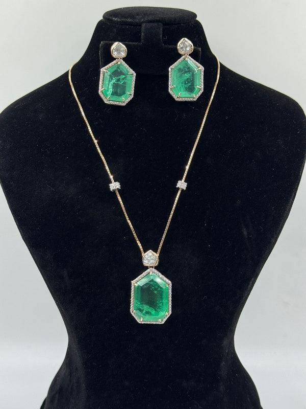 Eria Customised Emerald necklace set