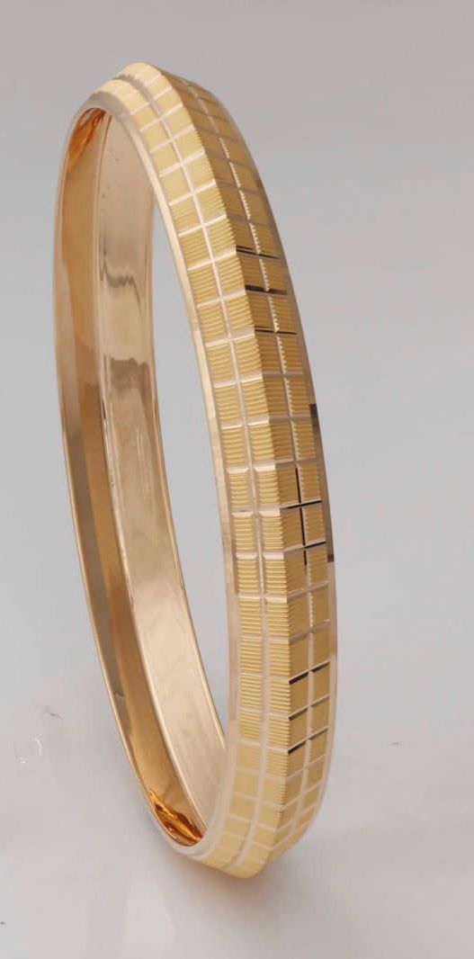 Eria Customised mens stylish gold bracelet